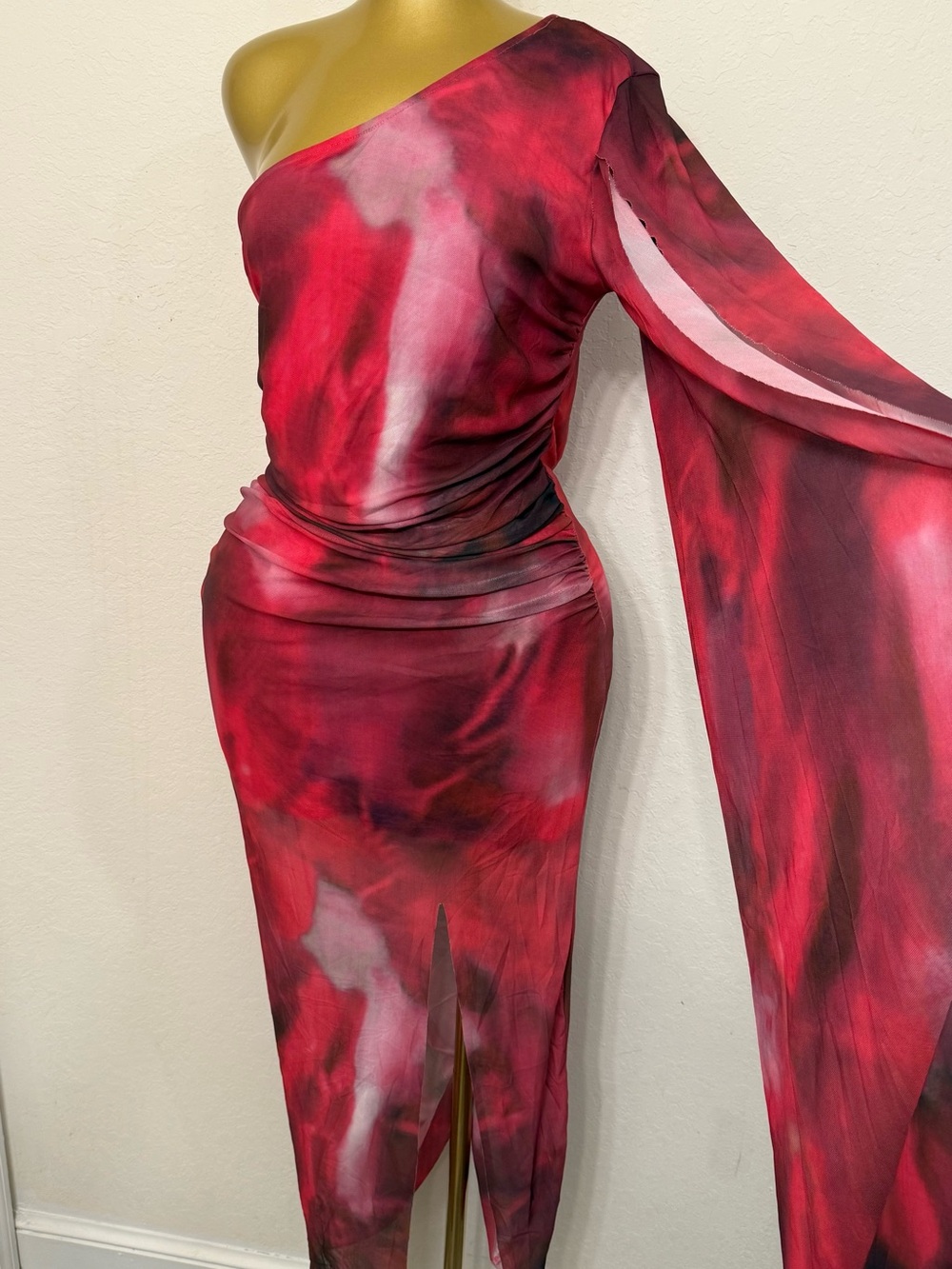 One-Shoulder Red Tie-Dye Bodycon Dress